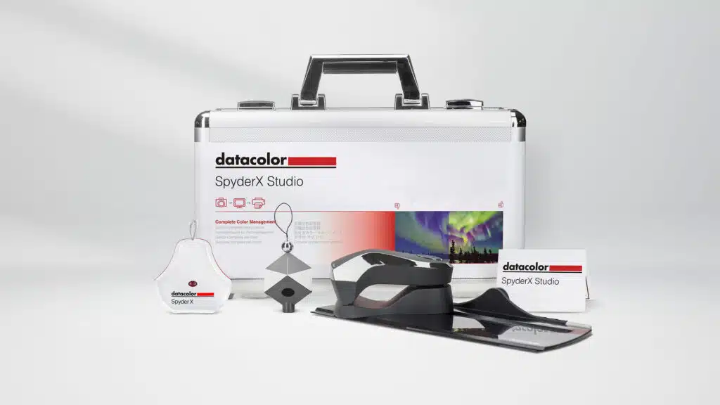 Accessory set included in the Datacolor SpyderX Studio case
