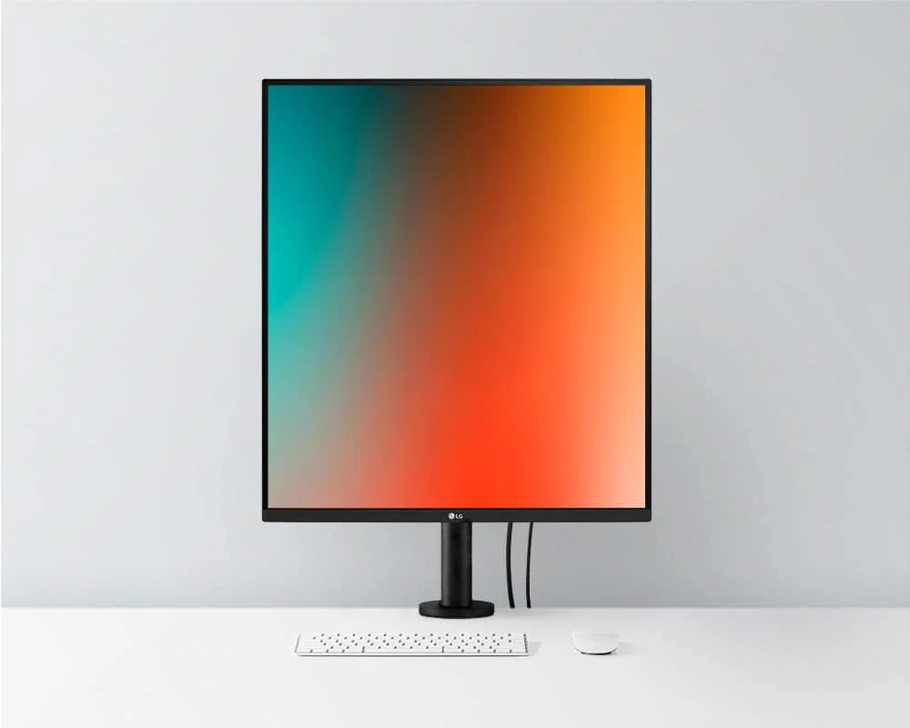 Front view of the 28" LG 28MQ780-B monitor on a desktop