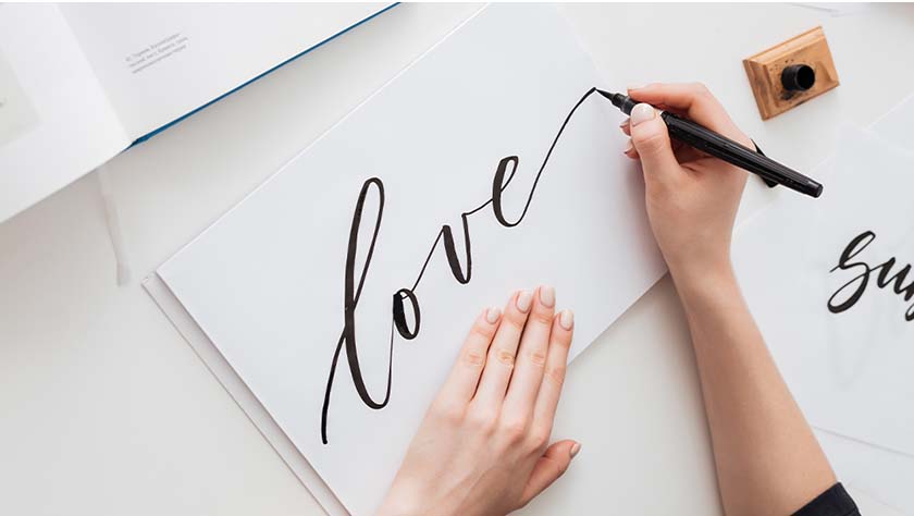 Crea un lettering para tus invitaciones de boda